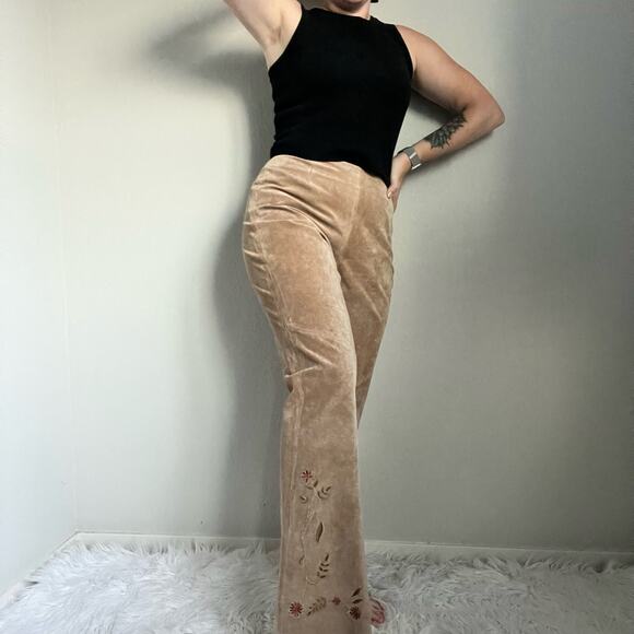Vintage Margaret Godfrey Floral Embroidered Tan Genuine Suede Pants Size 12 - Picture 3 of 16